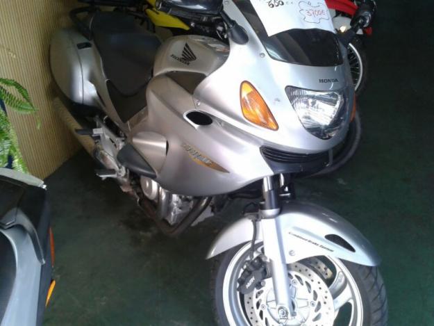 Se vende moto Honda Deauville 650cc