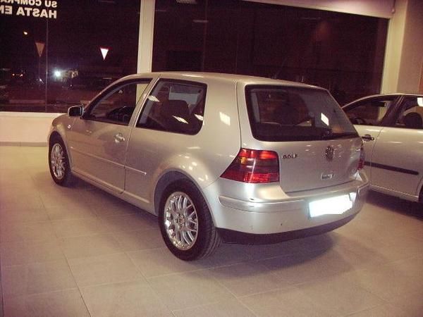 SE VENDE VOLKSWAGEN GOLF 1.9 TDI 110CV SPORT