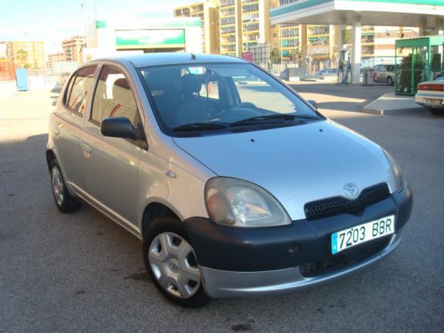 TOYOTA YARIS 1.0 LINEA TERRA AÑO 2000