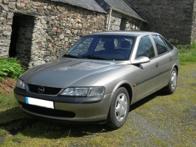 Opel vectra año 98,itv,recien echa la puesta apunto.