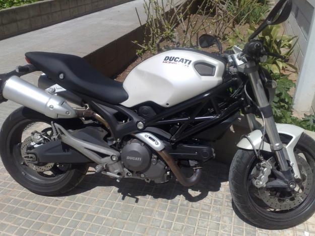 ducati monster 696 plus