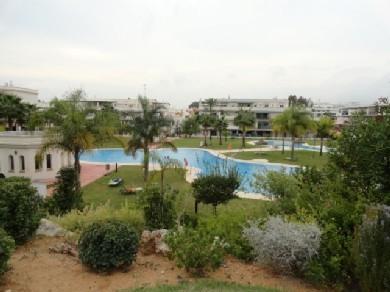 Apartamento con 2 dormitorios se vende en Marbella, Costa del Sol