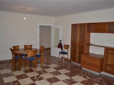 Apartamento con 3 dormitorios se vende en Marbella, Costa del Sol