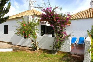 Casa : 4/4 personas - piscina - cabanas de tavira  algarve  portugal