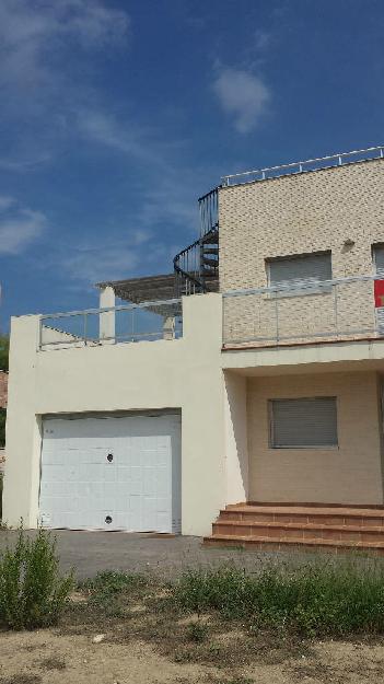 Chalet en Venta. 3 Dormitorios. 805 m2. 170 m2c. Chalet unifaminliar independiente a estrenar en Els Pilans. Roquetes.