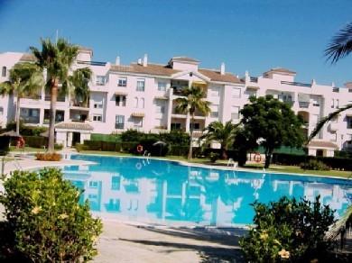 Apartamento con 2 dormitorios se vende en Marbella, Costa del Sol