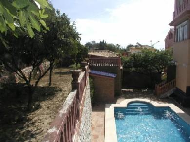 Chalet con 5 dormitorios se vende en Benalmadena Costa, Costa del Sol