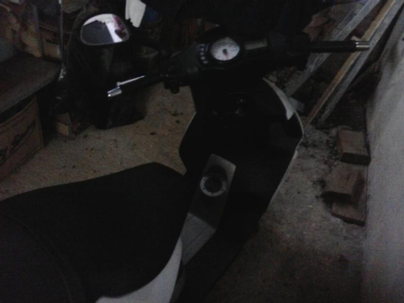 Se vende scooter en muy buen estado