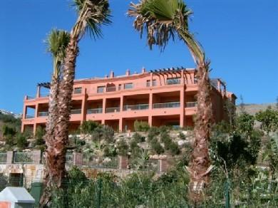 Apartamento con 2 dormitorios se vende en Estepona, Costa del Sol