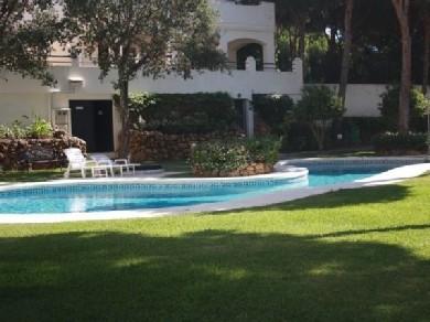 Apartamento con 3 dormitorios se vende en Marbella, Costa del Sol