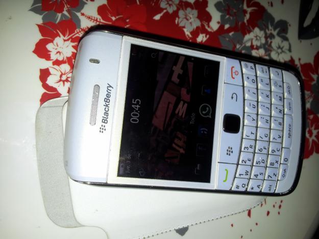 Blackberry Bold 9780 blanco. LIBRE.