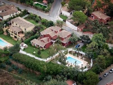 Chalet con 6 dormitorios se vende en Marbella, Costa del Sol