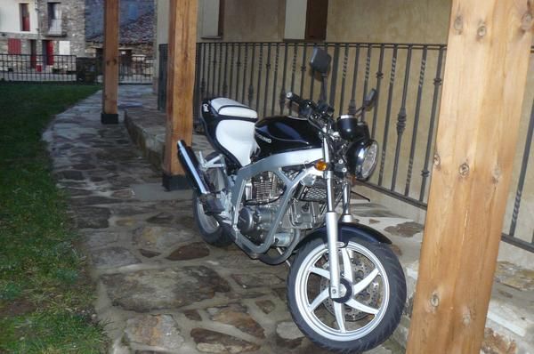 Se vende moto Hyosung GT 125 Comet