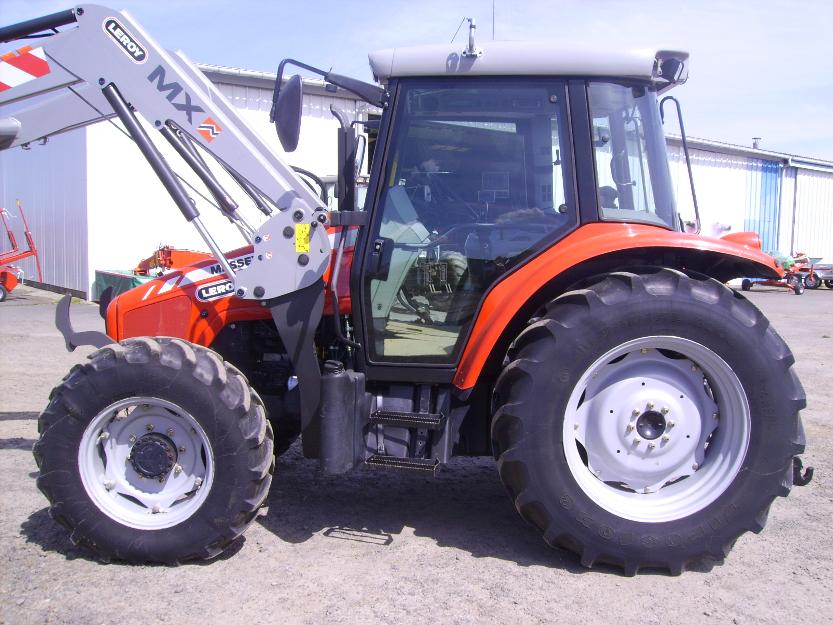 Tractor agrícola Massey Ferguson Modelo 5445