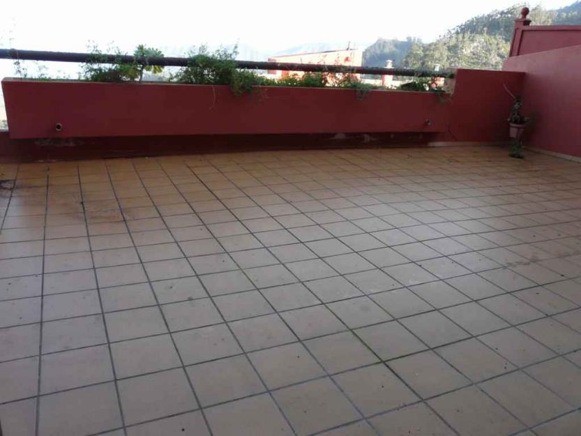 Piso de 3 habitaciones, terraza de 32m. con vistas, amplio garaje. El Portezuelo