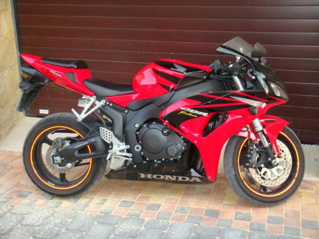 VENDO HONDA CBR1000 RR