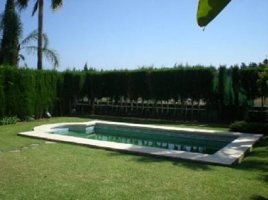 Chalet con 7 dormitorios se vende en Marbella, Costa del Sol