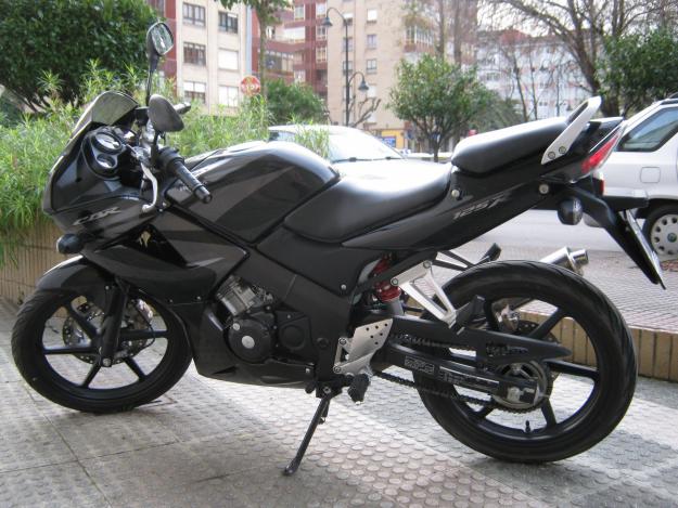 vendo y cambio moto cbr 125 r por coche a diesel