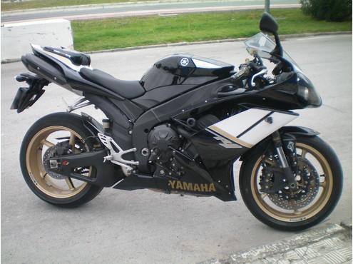 YAMAHA R1 2007