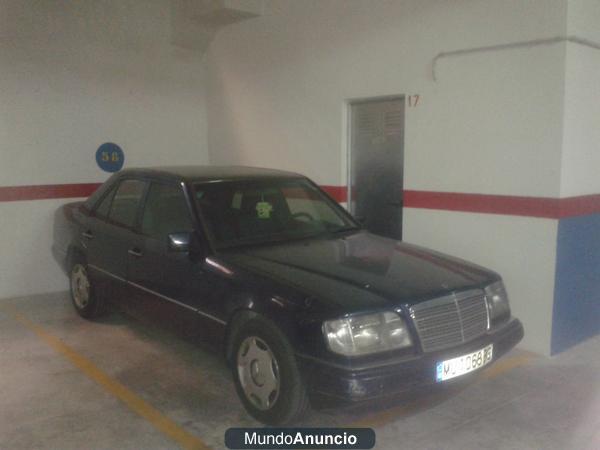 Se vende Mercedes 220E - Muy buen estado