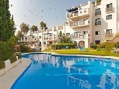 Apartamento con 2 dormitorios se vende en Marbella, Costa del Sol