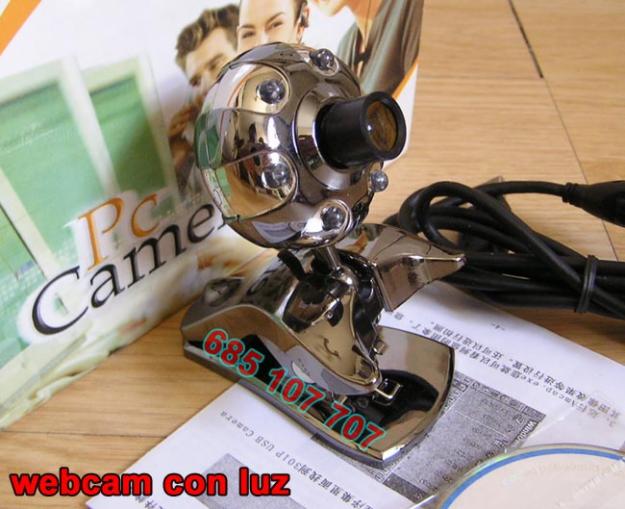 Camara web webcam con iluminacion ajustable, cuerpo metalico