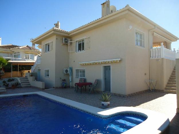 Chalet en venta en Benimar, Alicante (Costa Blanca)