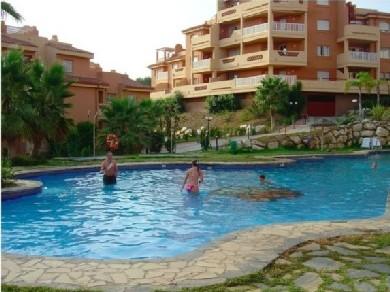 Apartamento con 2 dormitorios se vende en Marbella, Costa del Sol