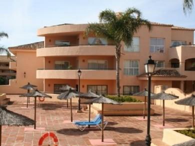 Apartamento con 2 dormitorios se vende en Marbella, Costa del Sol