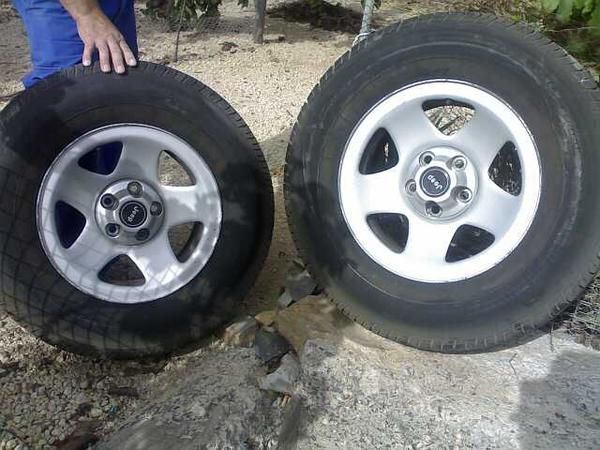 Vendo 4 llantas de Jeep Gran Cherokee originales