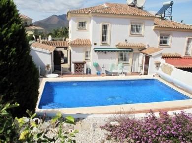 Chalet con 3 dormitorios se vende en Alhaurin el Grande