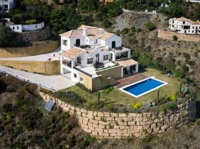 Chalet con 7 dormitorios se vende en Marbella, Costa del Sol