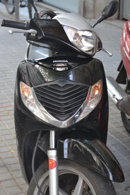 vendo uma moto honda  ESCOOTER 125i