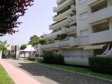 Apartamento con 3 dormitorios se vende en Marbella, Costa del Sol