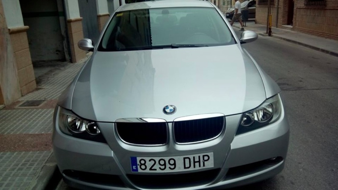 BMW 320i Se vende bmw serie 320 i del 06 con 160 mil km