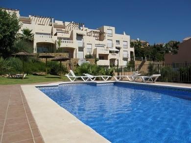 Apartamento con 3 dormitorios se vende en Benahavis, Costa del Sol