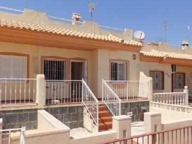 Bungalow con 2 dormitorios se vende en Villamartin, Costa Blanca