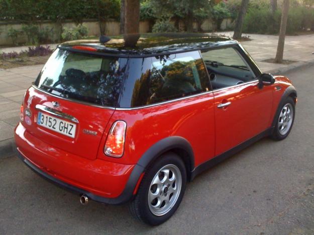 Mini Cooper  1.6i.