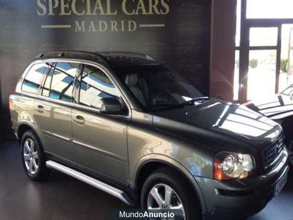 Volvo XC90 D5 2.4D MOMENTUM