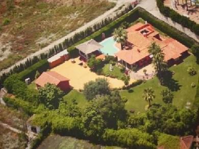 Chalet con 4 dormitorios se vende en Estepona, Costa del Sol