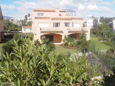 Chalet con 4 dormitorios se vende en Estepona, Costa del Sol