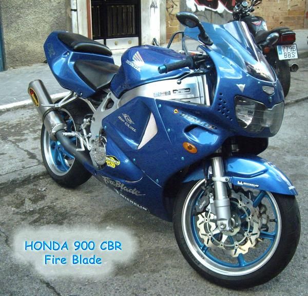 Vendo HONDA 900 CBR FIRE BLADE  Color azul turquesa