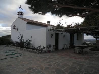 Chalet con 3 dormitorios se vende en Estepona, Costa del Sol