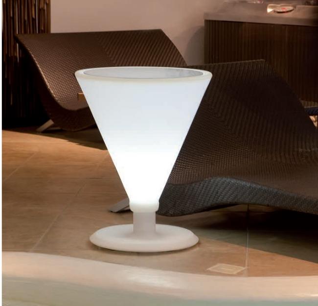 Mesa baja con luz led, Martinica