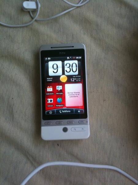 vendo htc hero como nuevo con todos accesorios y con garantia x 300 euros