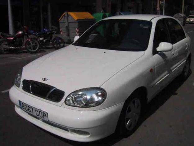 Venta de coche Daewoo Lanos 1.5 SX '03 en Barcelona