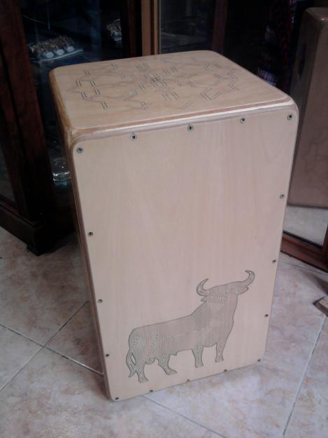 Cajon Flamenco SNARE Pirograbado TORO .Funda incluida