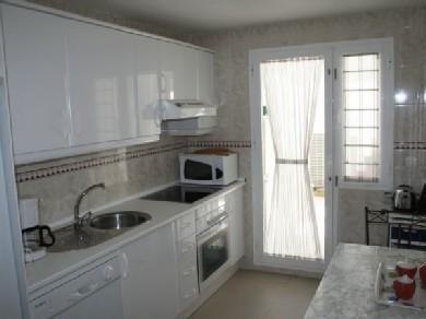 Apartamento con 2 dormitorios se vende en Marbella, Costa del Sol