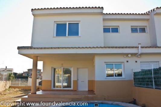 4 Dormitorio Chalet En Venta en Montserrat, Valencia