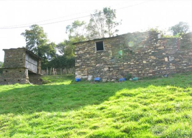 Casa de piedra con finca cerca de Vegadeo y playas, solo